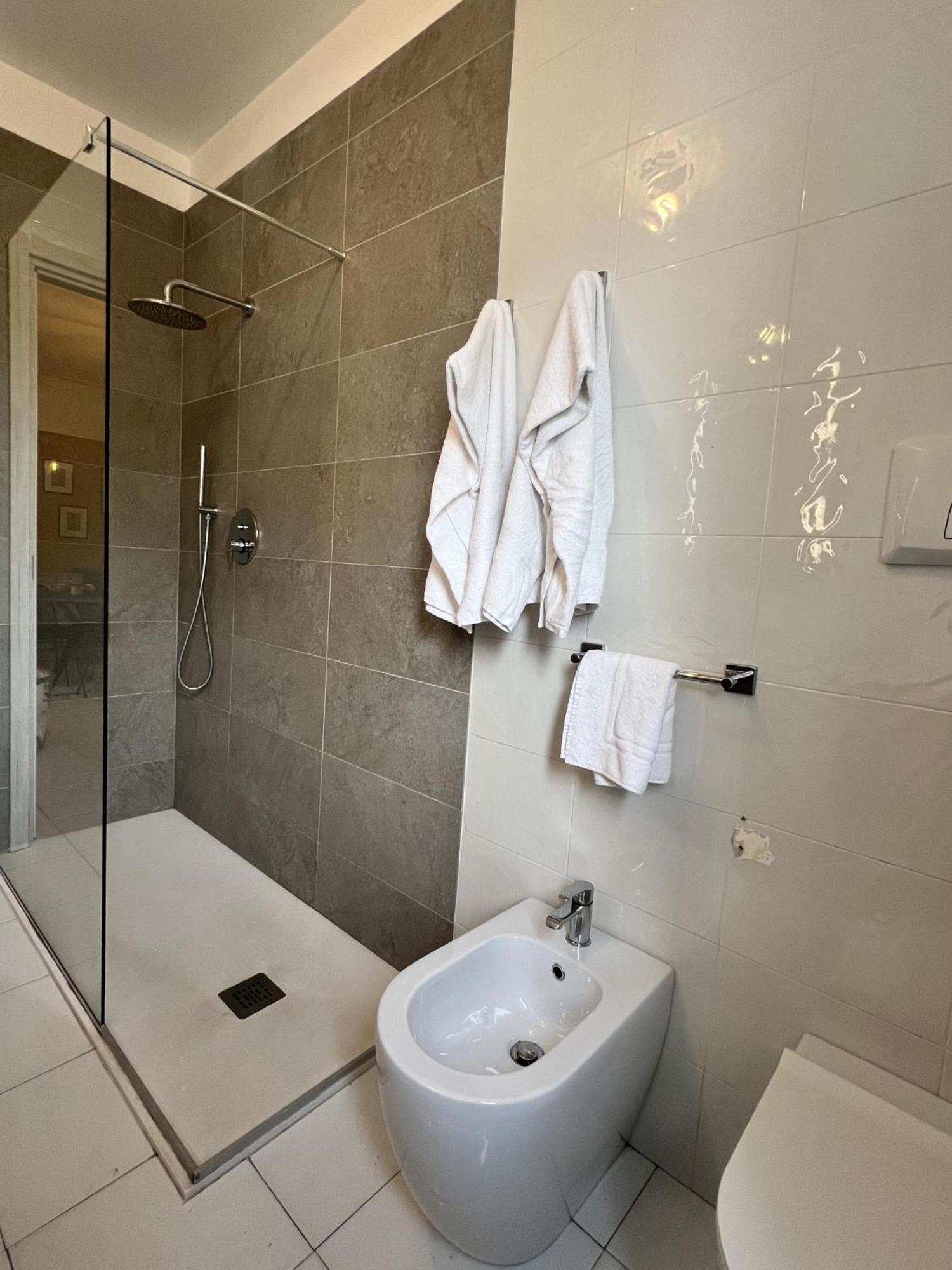 5 Viale Fano Apartment Rimini Exteriör bild